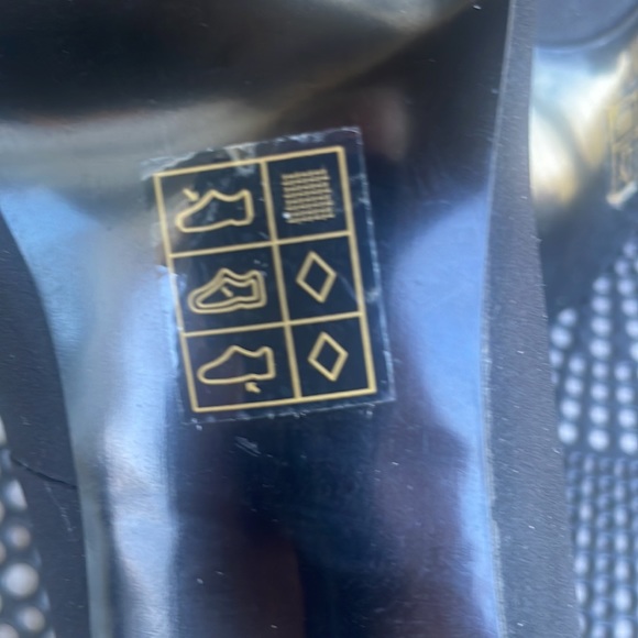 New Falchi Black Fabric pumps size US6B pointed toe - Picture 4 of 8